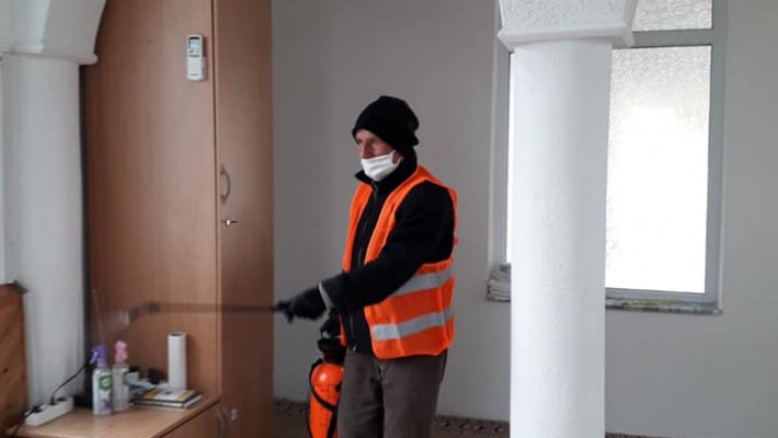 Dezinfektohen Xhamitë në komunën e Sarajit